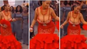 Read more about the article VIDEO-Slay Queen Bride leaves Wedding guests shocked ; puts her huge m£l0ns on display for all to see