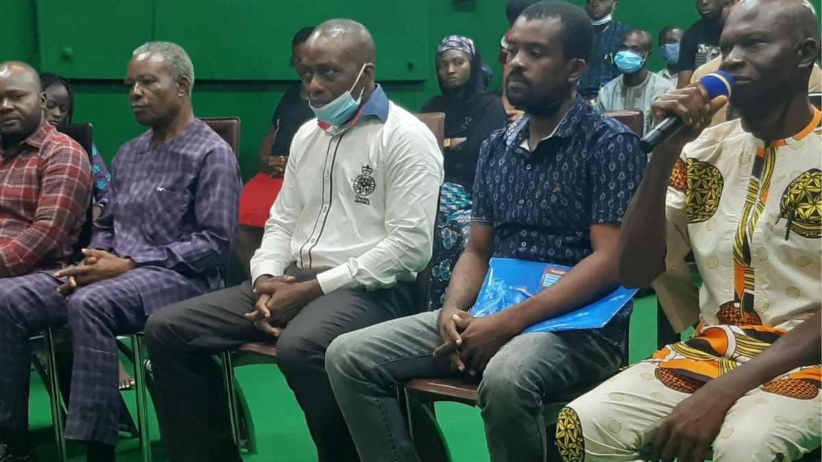 Read more about the article Group Of Angry Married Men Storm Radio Station To Accuse Pastor Of Snatching Their Wives