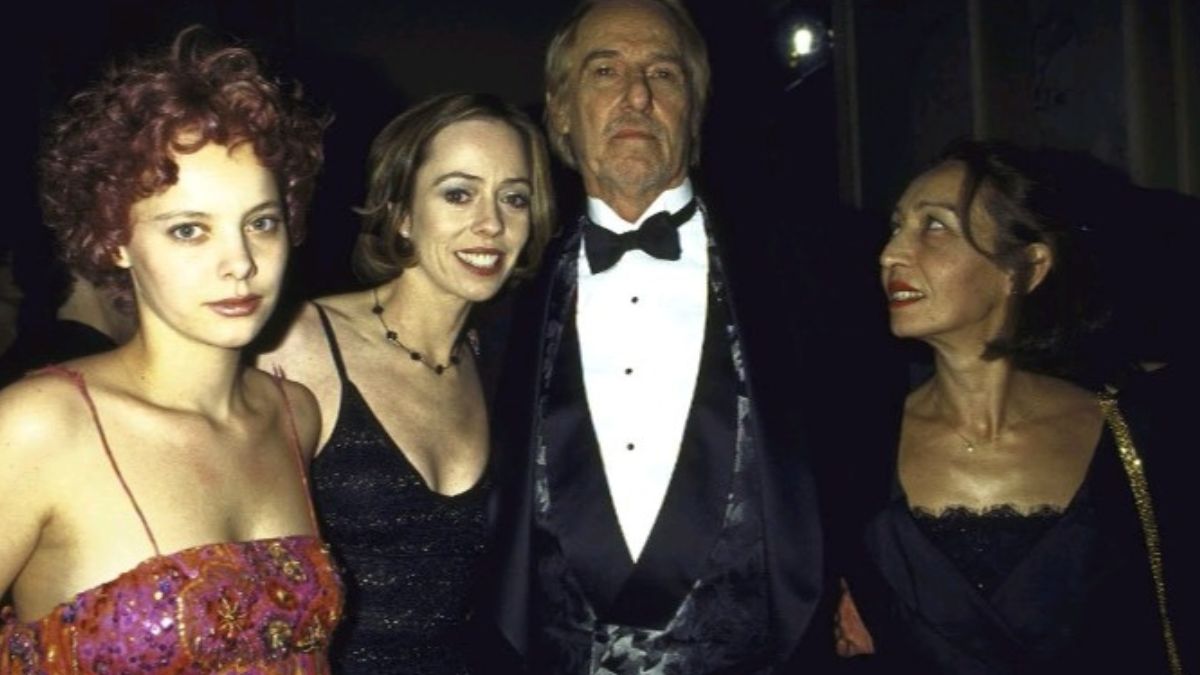 Read more about the article Who Is Farnaz Arasteh: Facts About John Phillips’ Fourth Wife