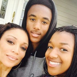 Read more about the article Chante Moore Kids: Facts About All Chante Moore’s Kids