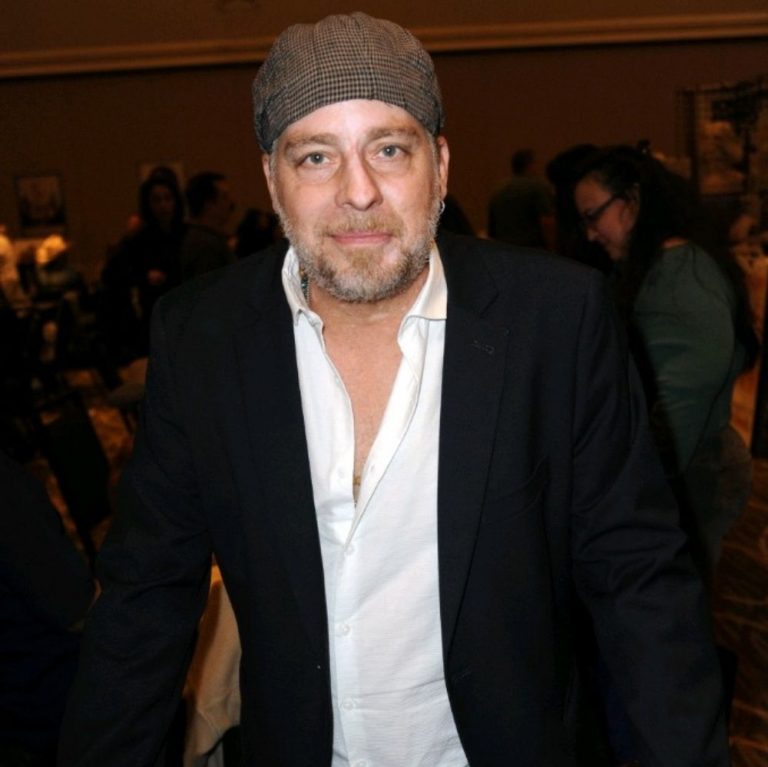 Dolly Vintula, Bobby Vinton's wife Dicy Trends