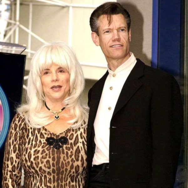 Elizabeth HatcherTravis Facts About Randy Travis’ Exwife Dicy Trends