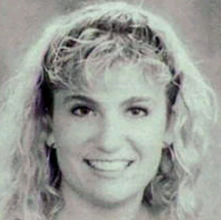 Dolly Vintula, Bobby Vinton's wife Dicy Trends