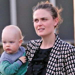 Read more about the article Calvin Hornsby: Facts About David Hornsby And Emily Deschanel’s Son