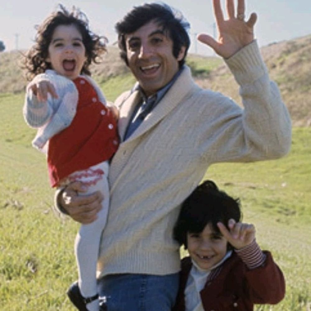 Read more about the article Jonas Farr: Everything About Jamie Farr’s Son