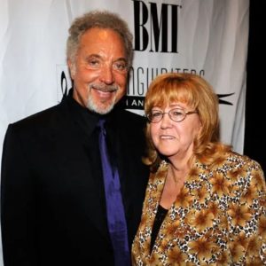 Mark Woodward: Everything To Know About Tom Jones' Son - Dicy Trends