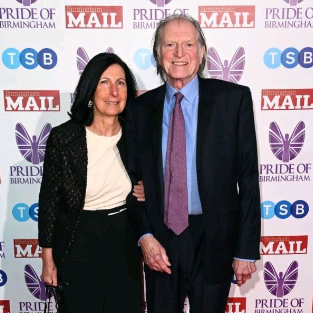 Read more about the article Rosanna Bradley: Facts About David Bradley’s Wife