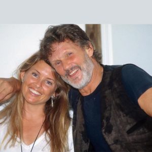 Read more about the article Tracy Kristofferson: Inside the Life of Kris Kristofferson’s Daughter